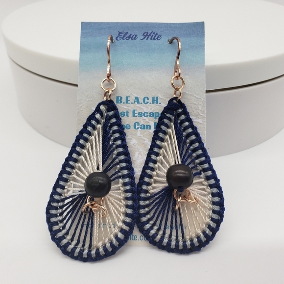 183- Handmade Drop Design Eco-friendly Acai Earrings NWT - Picture 1 of 2